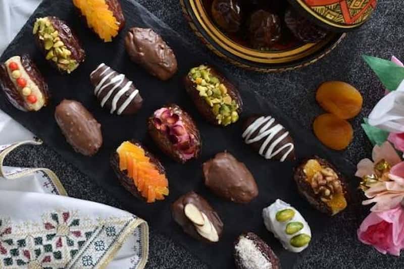 تصویر 4 از خرما شکلاتی با مغز بادام مناسب پذیرایی شیک